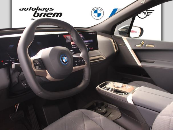 BMW iX xDrive40 240 kW image number 8