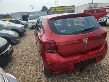 Car image 5