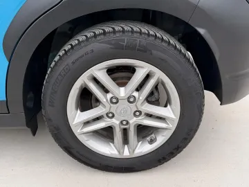 Car image 37