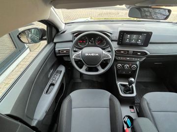 Car image 11