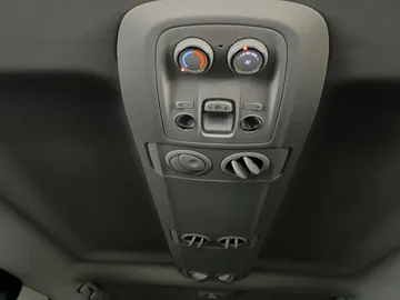 Car image 28
