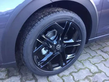 Car image 36
