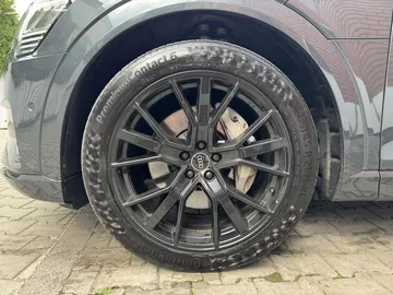 Car image 34