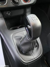 Car image 38