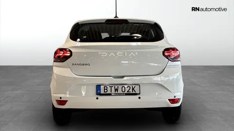 Car image 5