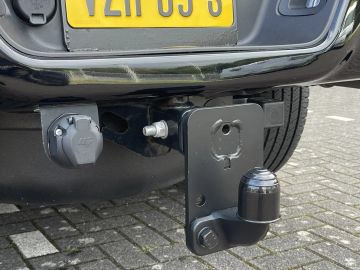 Car image 34