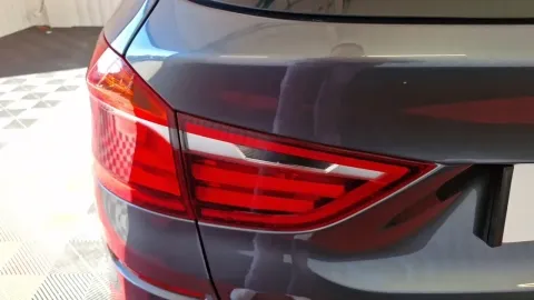 Car image 32