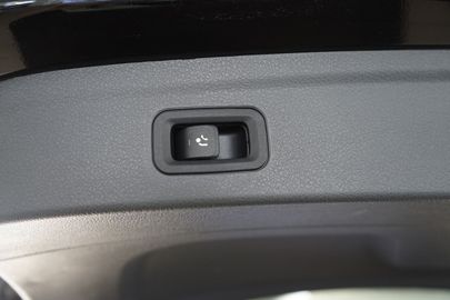 Car image 36