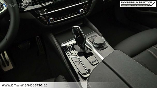 BMW 530 Touring xDrive 215 kW image number 16