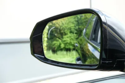 Car image 30