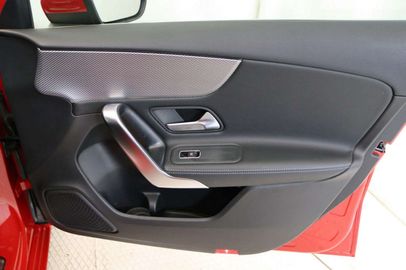 Car image 35