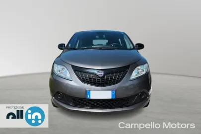 Car image 2