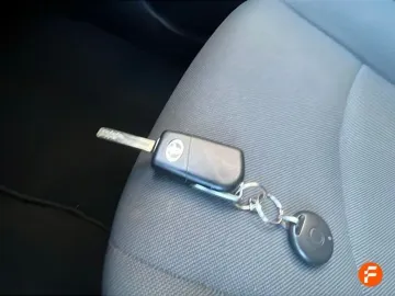Car image 25