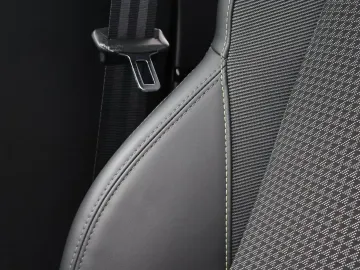 Car image 42