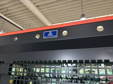 Car image 28