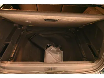 Car image 35