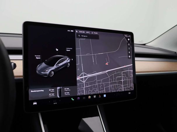 Tesla Model 3 211 kW image number 17