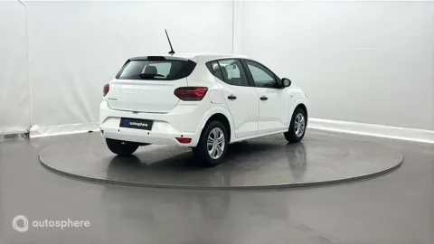 Car image 5