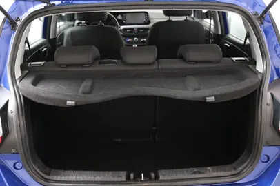 Car image 21