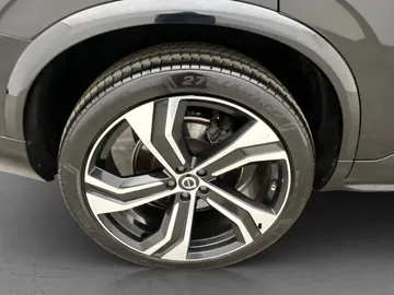 Car image 38