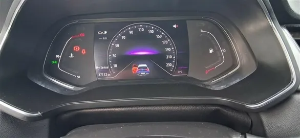 Car image 13