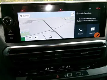 Car image 26
