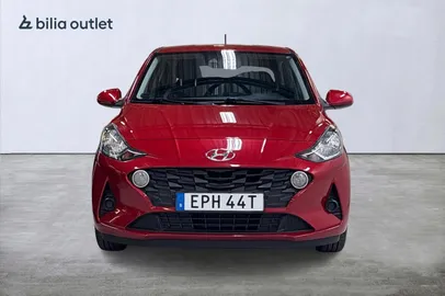 Car image 4