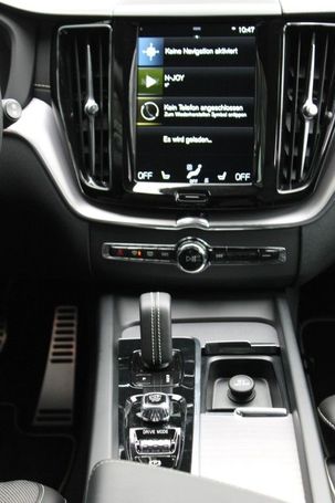 Volvo XC60 B4 R Design Geartronic 145 kW image number 16