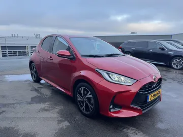 Car image 3