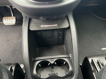 Car image 24