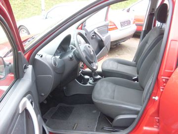 Car image 4