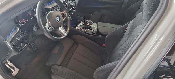 BMW 520d Touring 140 kW image number 4