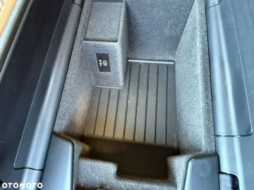 Car image 40