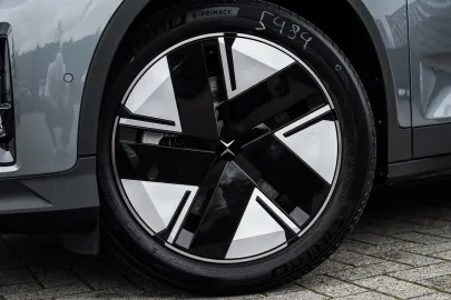 Car image 37