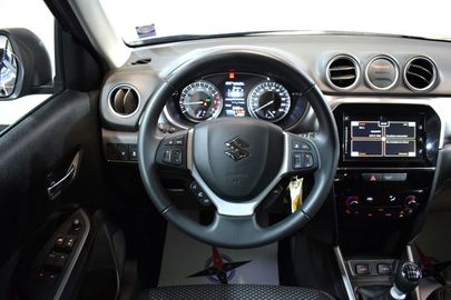 Car image 11