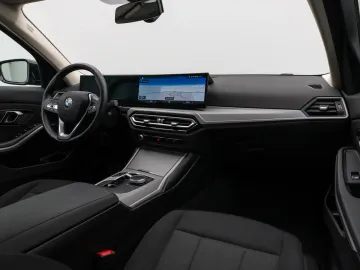 Car image 40