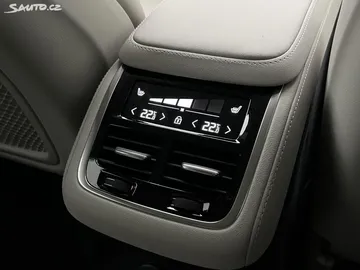 Car image 46