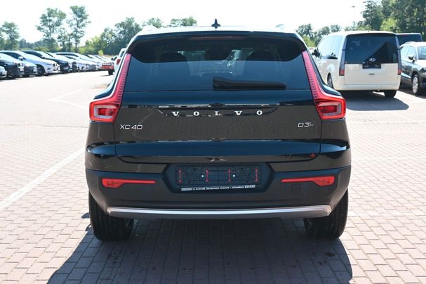 Volvo XC40 D3 AWD Momentum 110 kW image number 3