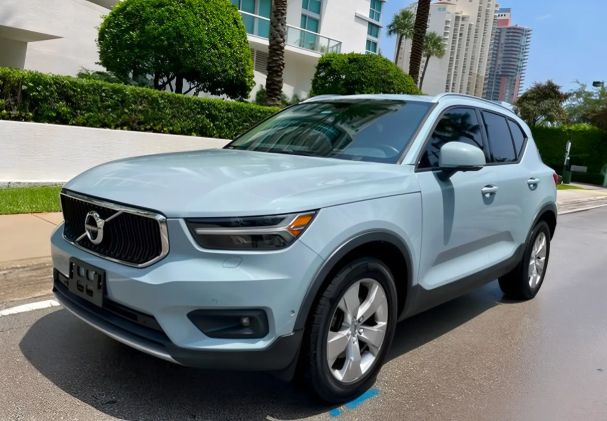 Volvo XC40 T5 AWD R-Design 182 kW image number 2