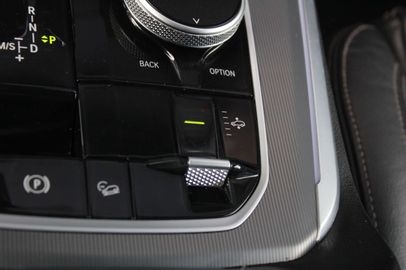 Car image 35