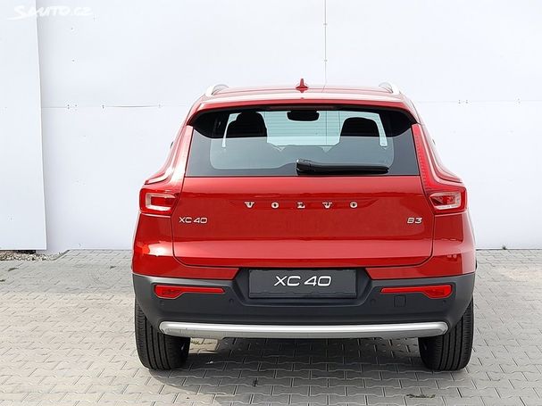 Volvo XC40 B3 Core 120 kW image number 3