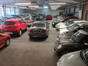 Car image 8