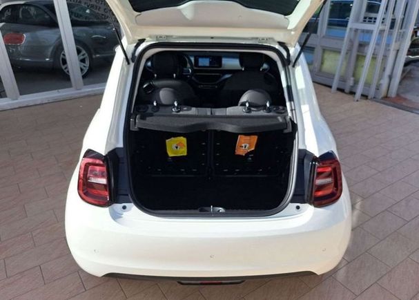 Fiat 500 e 70 kW image number 24