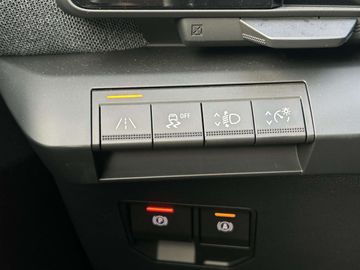 Car image 36