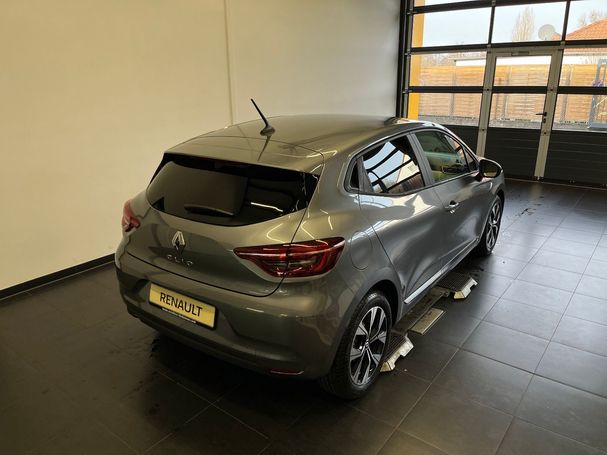 Renault Clio TCe 90 66 kW image number 4