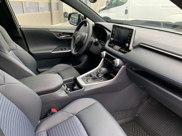 Car image 10