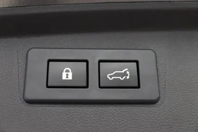 Car image 35