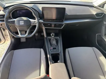 Car image 26