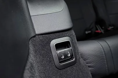 Car image 38
