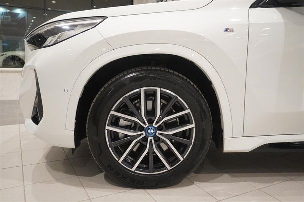 BMW iX1 xDrive30 M Sport 200 kW image number 12